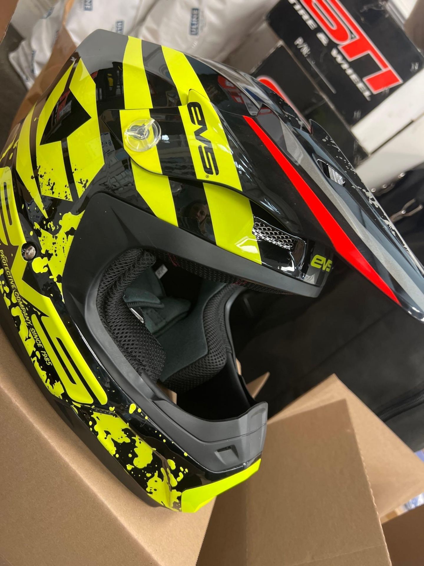 evs helmet - Image 3 of 5