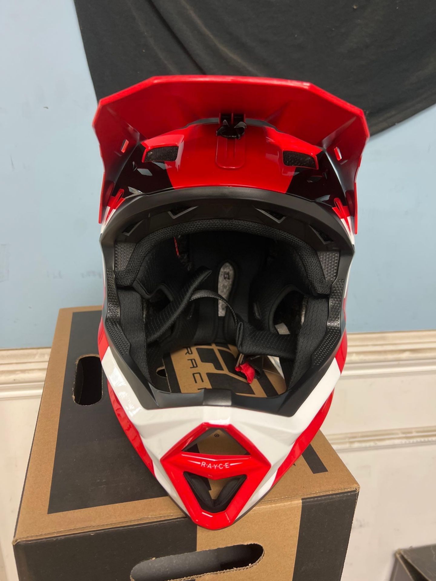 Rayce helmet - Image 4 of 5