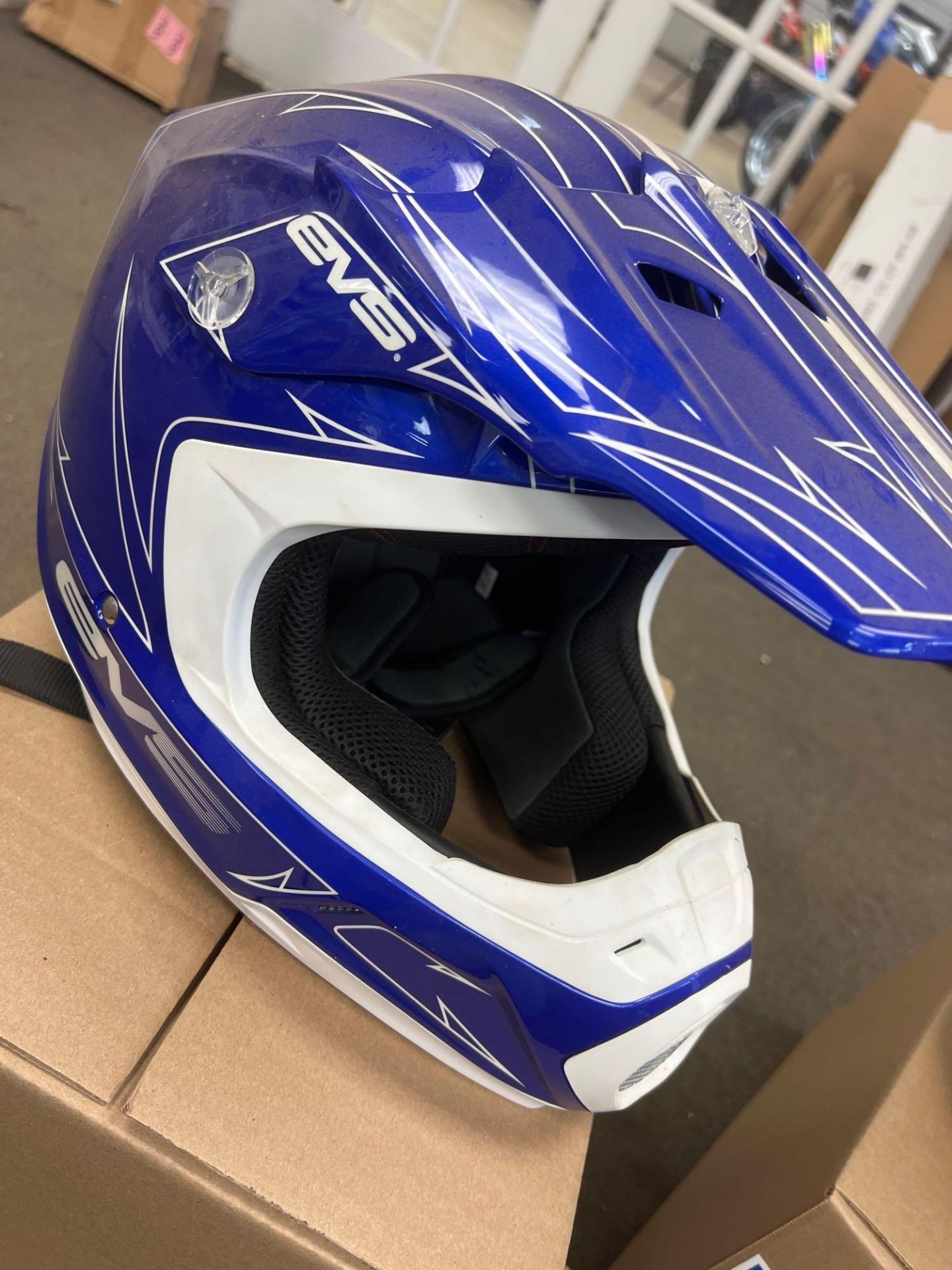 evs helmet - Image 3 of 4