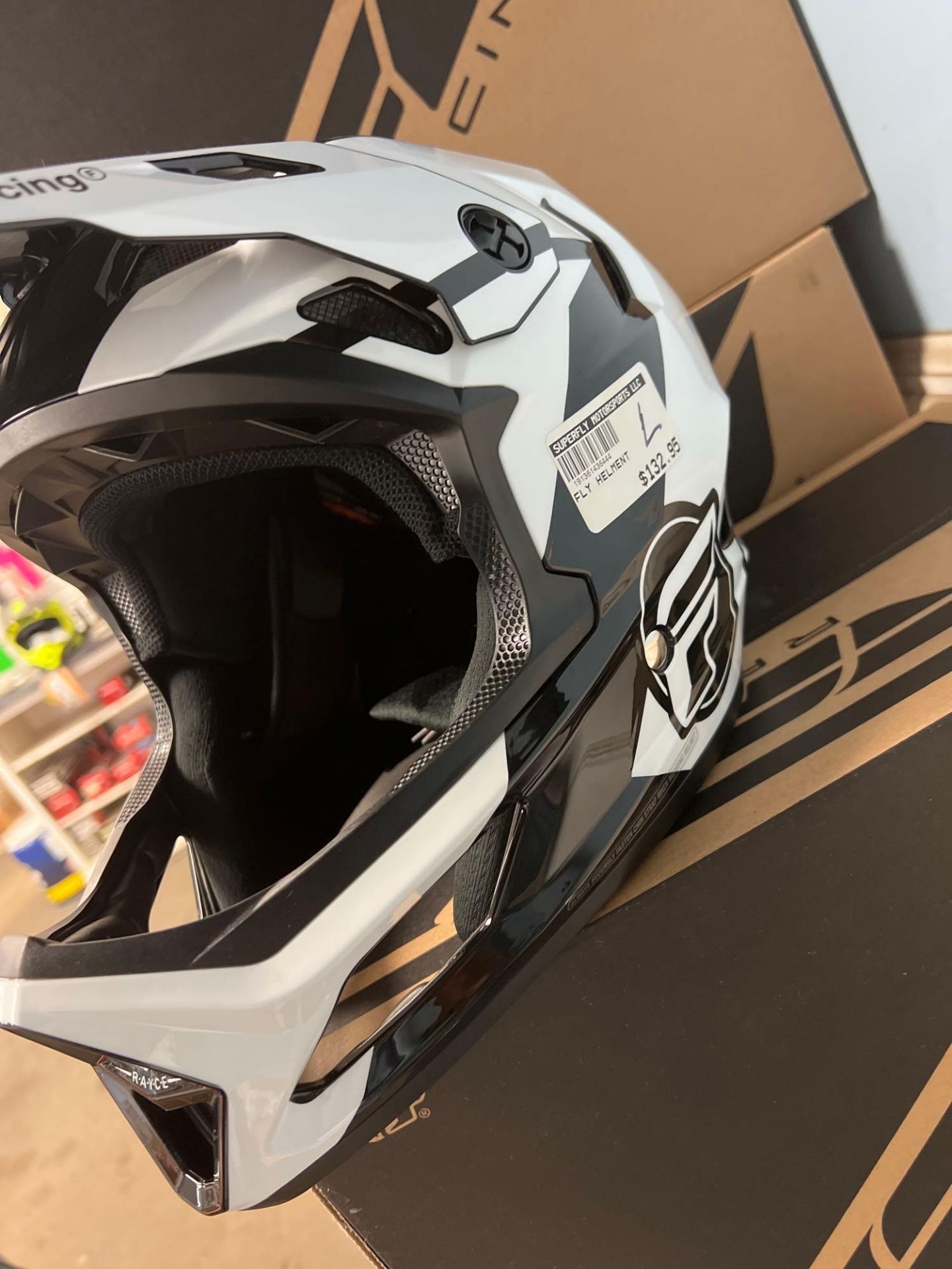 Rayce helmet - Image 5 of 5
