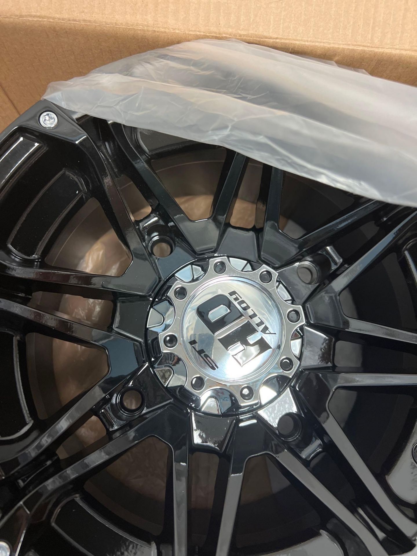 STI Wheel - Image 2 of 2