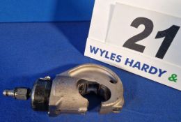 A CEMBRE G-Shaped Hydraulic Crimp Head with Male Quick Fit Coupler (to connect to Hydraulic Pump