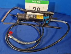 A CEMBRE PO 7000 Manual 2-Speed Hydraulic Foot Pump with Flexible Hose