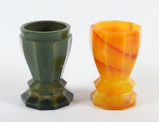 zwei Becher,  Achatglas, Böhmen, 19.Jh.