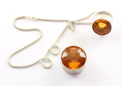 Citrin-Parure, 925/ooo Silber, bestehend aus Anhänger an Kette und Ring