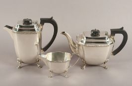 zwei Kannen und ein Sahnegießer, 925/ooo, Sheffield, 1933