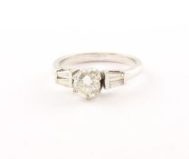 Brillantring, 750/ooo GG, geprüft, WG rhodiniert, Brill. u. Diamantbaguetten, 4g
