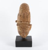 Kopf des Vishnu, Sandstein, Indien, ca. 11.Jh.