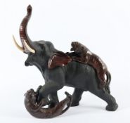 Elefant mit Tigern kämpfend, Bronze, Japan, E.19.Jh.