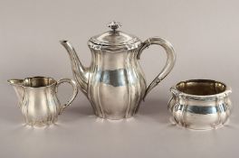 Kaffeekanne, Milchkännchen, Zuckerschale, 800/ooo, Koch & Bergfeld, Bremen, A.20.Jh.