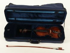 Violine, mit Bogen und Koffer