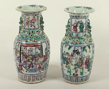 Paar große Vasen, Porzellan, famille rose, Kanton-Stil, China, E.19.Jh,