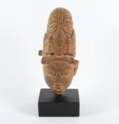 Kopf des Vishnu, Sandstein, Indien, ca. 11.Jh.