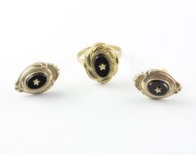 Paar Biedermeier Ohrstecker und Ring, 333/ooo GG, Flügelstecker 585/ooo GG
