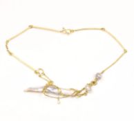 Collier, 750/ooo GG, Biwa und Barock Perlen, ein Brillant