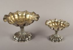 zwei Fußschalen, 13lötig, deutsch, um 1860