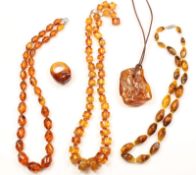 Konvolut Bernsteinschmuck,