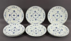 Satz von acht Menütellern, Dekor Musselmalet, Royal Copenhagen, um 1923