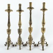 vier Kerzenleuchter, Messing, wohl Spanien, 18./19.Jh.