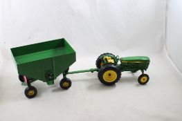 Ertl John Deere 2440 Tractor & Gravity Box
