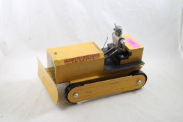 SAUNDERS Marvelous Mike Tractor