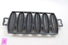 Cast Iron Vienna Roll 6 Slot Pan Unmarked