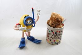 3 M&M's AM/FM Shower Radio, Scuba Diver, & Crock