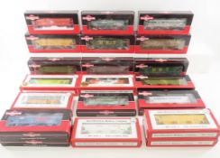 20 Inter Mountain HO scale train cars NIB