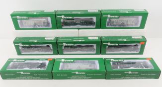 8 Bowser HO scale train cars NIB