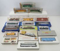 Bachmann & Atlas Locomotives & HO Train Cars