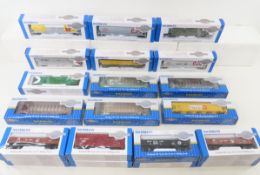 20 Bachmann HO train cars NIP