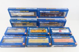 10 Walthers Mainline HO scale train cars NIP