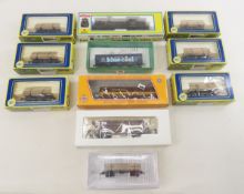 Atlas RSD 4/5 Diesel Locomotive No. 7082 & 10 cars