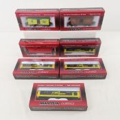 7 Mantua HO Scale teain cars NIB