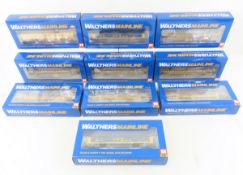 10 Walthers Mainline HO scale train cars NIP