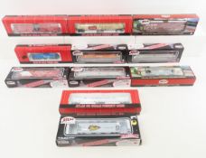11 Atlas HO Scale Train cars NIB