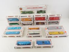 18 Bachmann Electric Train Cars in Boxes