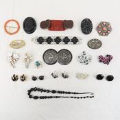 Bakelite, Napier, Trifari & Other Vintage Jewelry