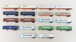 18 Assorted HO Containers on Chassis