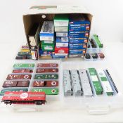 28 HO SP&S, NP & Other Rolling Stock & 18 Boxes