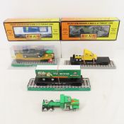 4 MTH Rail King & Menard's Train Cars