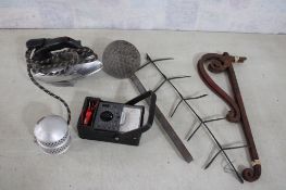 1940's No Lift Iron, Cast Iron Swing Out Rods