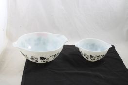 Pyrex Gooseberry Pattern Bowls 2 1/2 qt & 1 1/2 pt
