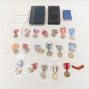 US Military medals & 2 empty cases