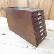 7-Drawer display case