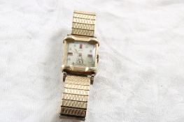 10kt G.F. Caps Band Accro 17 Jewel Men's Watch
