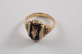 10kt Gold Class Ring Sz 6 1/4, 4.3 Grams