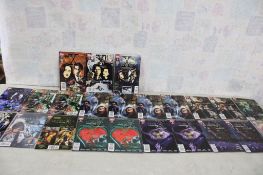 22 TOPPS The X Files Comic Books