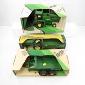 Ertl, John Deere Tractor, Wagon Spreader