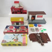 Assembled Lionel Buildings & Other Kits and Parts